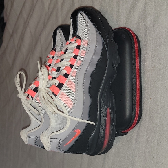 95 air maxs - Picture 4 of 8